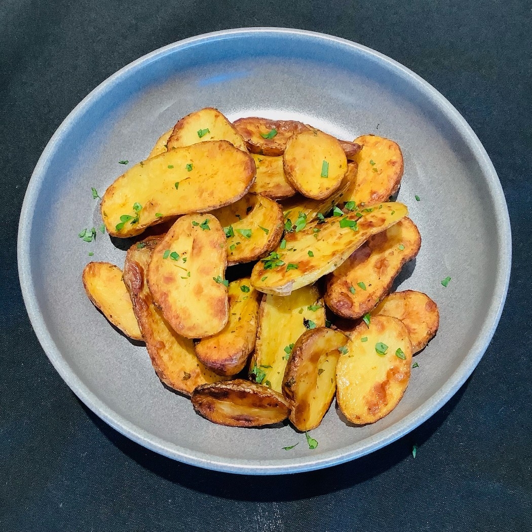 Patates rôties aux herbes et parmesan